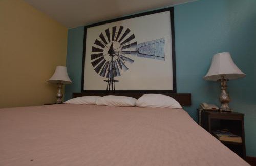 Midwest City Hotel | Super 8 by Wyndham Midwest City OK