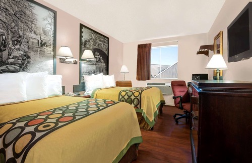 North San Antonio - SAT Hotel | Super 8 by Wyndham San Antonio/I-35 North