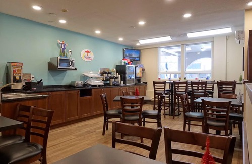 Thunder Bay Hotel | Super 8 by Wyndham Thunder Bay