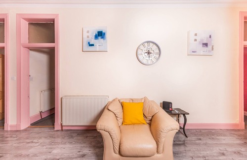 Bonnington Apartment | Super Central 4 Bedrooms Apartment by Calton Hill