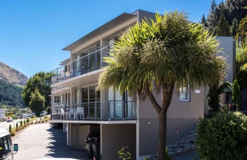 Queenstown City Centre Apartment | Super central modern apartment