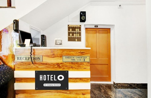 Srinagar Hotel | Super Collection O Dal Lake