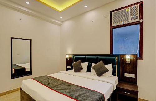 Noida Hotel | Super Collection O Sector 55 Noida Near Noida Stadium