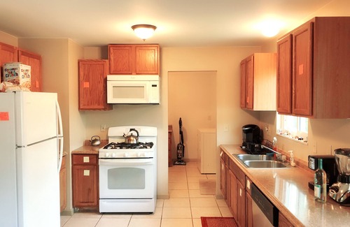 Madison Heights House | Super Cute & Nice Home of Yours in Madison Hts, MI