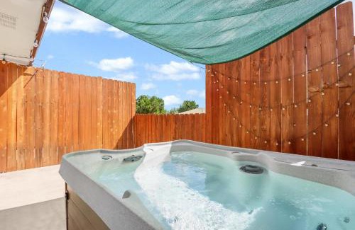 Canyon Lake House | Super Fans at Coddiwomple Cottages