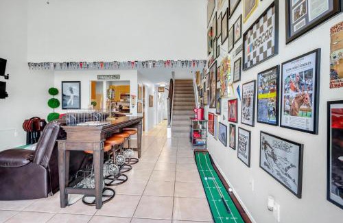Canyon Lake House | Super Fans at Coddiwomple Cottages