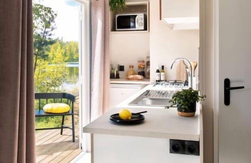 Porto-Vecchio Ski Chalet | Super mercure 2-Chalet-Standard-Ensuite with Shower