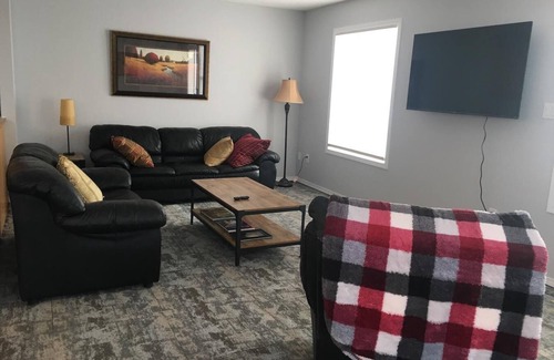 South Lethbridge Condo | Super South Side Apt. #3 - Close to Costco & College