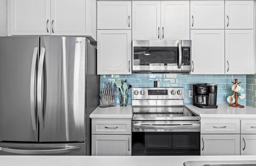 Galveston Condo | Super sweet, ocean and pool views, dogs welcome!
