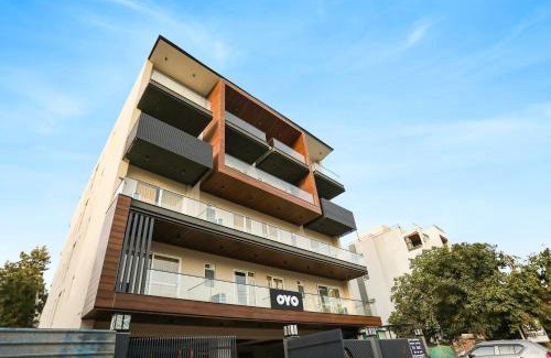 DLF Phase 3 Hotel | Super Townhouse MA-32