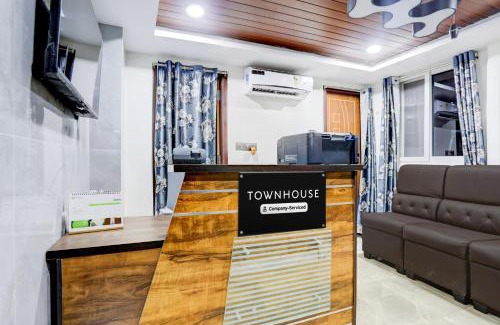 Madhapur Hotel | Super Townhouse VIP Hills Hitech City