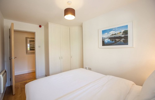Temple Bar Apartment | Superb 1 bed apartment within 2 minutes walk to Grafton Street - sleeps 4