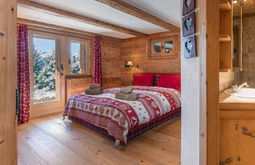 Verbier Apartment | Superb 3 bedroom apartment near Savoleyres with a magnificent view on the combins, on the first floo
