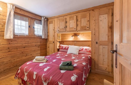 Verbier Apartment | Superb 3 bedroom apartment near Savoleyres with a magnificent view on the combins, on the first floo