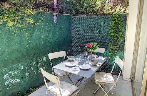 Cannes Apartment | Superb 3-room RDJ just a stone's throw from the beaches 295L