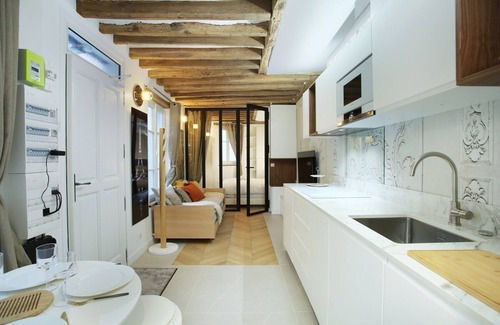 Arsenal Apartment | Superb Apartment Place des Vosges Le Marais