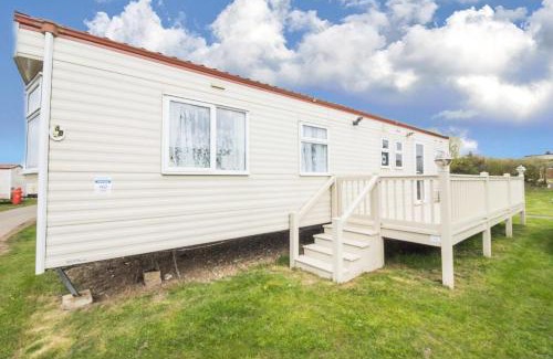 Kessingland Other | Superb Caravan By The Seaside In Kessingland, Suffolk Ref 90040Sg
