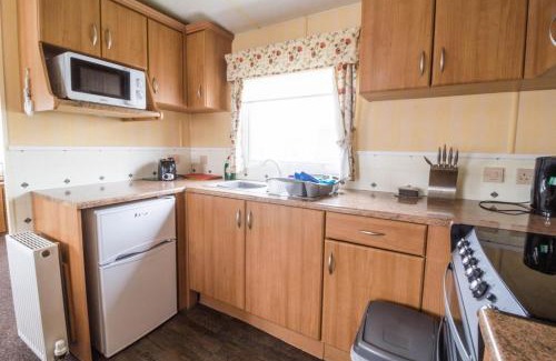 Kessingland Other | Superb Caravan By The Seaside In Kessingland, Suffolk Ref 90040Sg