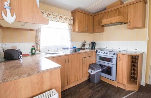Kessingland Other | Superb Caravan By The Seaside In Kessingland, Suffolk Ref 90040Sg