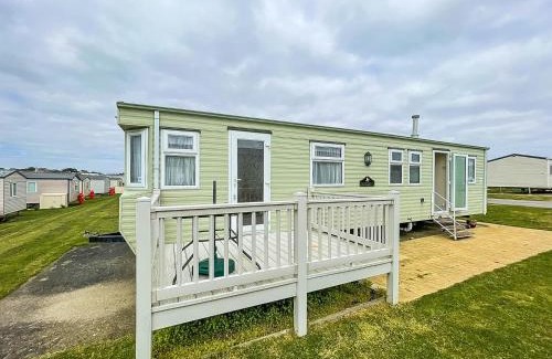 Kessingland Other | Superb Caravan With Decking At Kessingland Beach In Norfolk Ref 90038Td