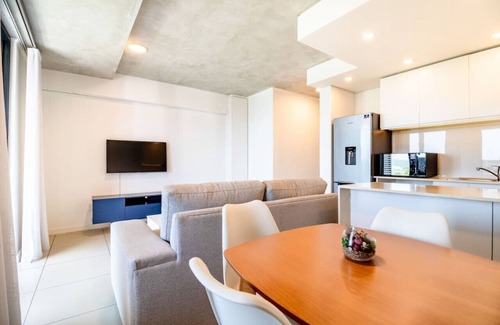 Hillhead Apartment | Superb East 311 at Coral Point