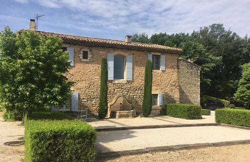 Bonnieux House | Superb Farmhouse: Tennis, Infinity Pool, Vineyard, Sleeps 10