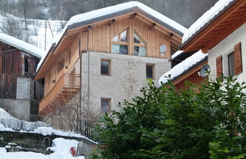 Les Varcins Ski Chalet | Superbly renovated Savoyard Farmhouse - 10 min drive from 3 Valleys Ski Area