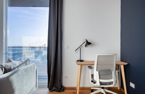 Erdberg Apartment | Superb Landstraße 1BR w/Roof Pool & Doorman, nr Metro, by Blueground