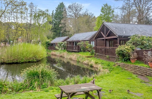 Tilford Ski Chalet | Superb lodge with one master double and one twin.