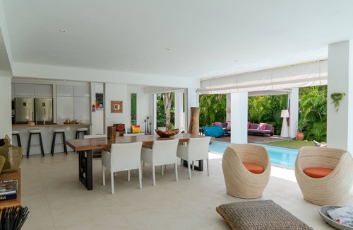 Dampierre Villa | SUPERB LUXURY VILLA 10 MINUTES WALK FROM ANSE VINAIGRI BEACH