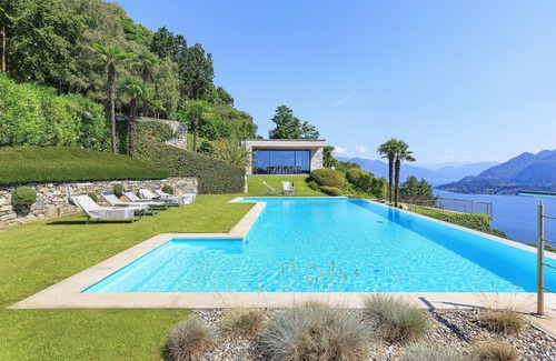 Stresa Villa | Superb modern villa with pool and sweeping views over the lake! - Villa Falcone