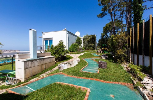 Foz do Arelho Villa | Superb villa for families with kids/tots, heated & fenced pool, gorgeous views