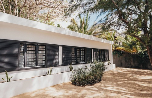 Pointe D'esny Villa | Superb waterfront villa - Unique!