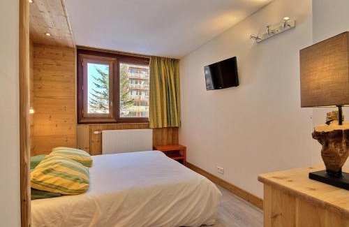 Plagne Centre Apartment | Superbe appt rénové 3 pièces au pied des pistes, balcon sud, 8 pers, près commerces - FR-1-455-36