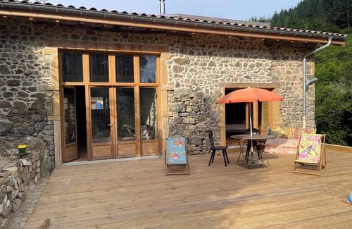 Saint-Cyr-le-Chatoux House | Superbe Maison de Campagne Authentique, Dans la Forêt et la Magie de la Nature