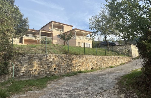 Molieres-sur-Ceze Villa | Superbe villa dominant la vallée de la Cèze, entre la Provence et l’ Ardèche