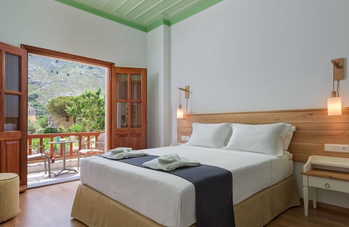 Pedi Apartment | Superior Apartment with Private Veranda and Sea View Β, Symi