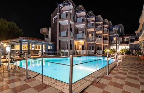Kato Stalos House | Superior Sea view room in Girogiali hotel