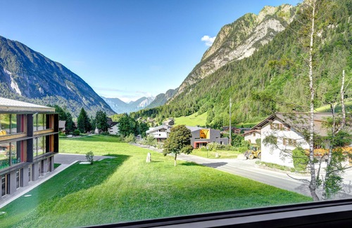 Brand Apartment | Superiordouble room with balcony - Boutiquehotel Lün