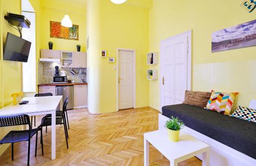 Inner City Budapest Apartment | Supreme Astoria Semmelweis