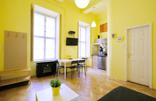 Inner City Budapest Apartment | Supreme Astoria Semmelweis