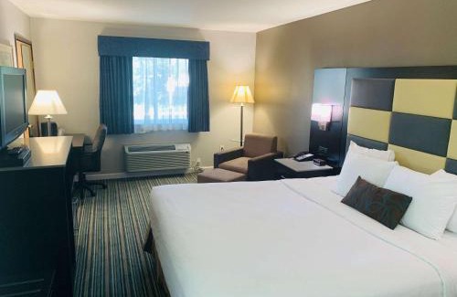 Redding Hotel | SureStay Plus Hotel by Best Western Redding