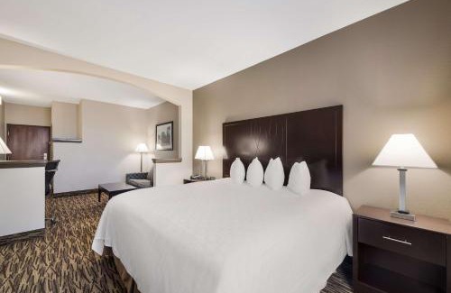 Plano Hotel | SureStay Plus Hotel by Best Western Plano