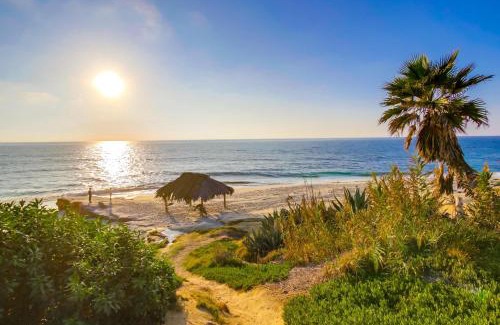 Beach Barber Tract House | Surf Shack 5