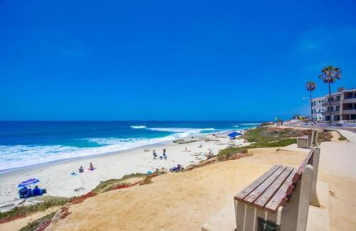 Beach Barber Tract House | Surf Shack 6