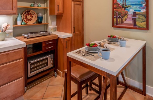 West Mesa House | Surf Side Retreat - Pets OK- Sleeps 4 - Near Beach