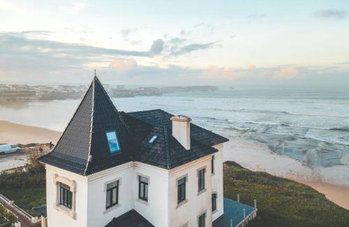 Baleal House | Surfcastle bnb and Surf School