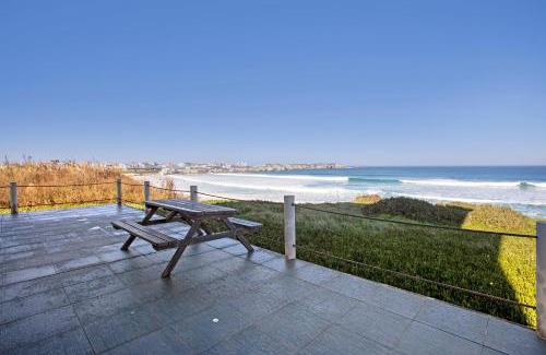 Baleal House | Surfcastle bnb and Surf School