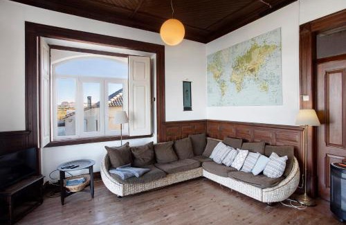 Baleal House | Surfcastle bnb and Surf School