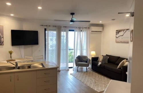 Surfers Paradise Apartment | Surfer's serenity
